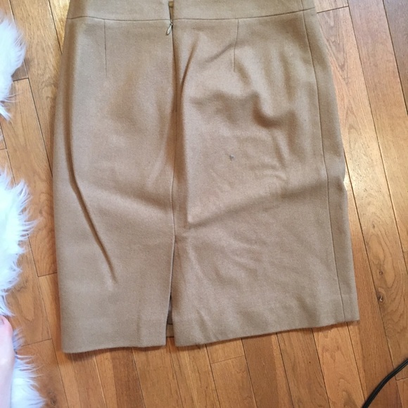 Tan pencil skirt - Picture 2 of 2